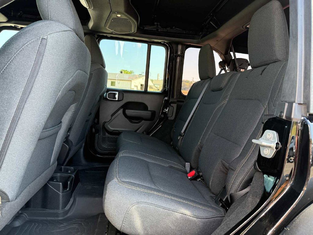 Used 2024 Jeep Wrangler Unlimited Sport AWD/4WD image 36