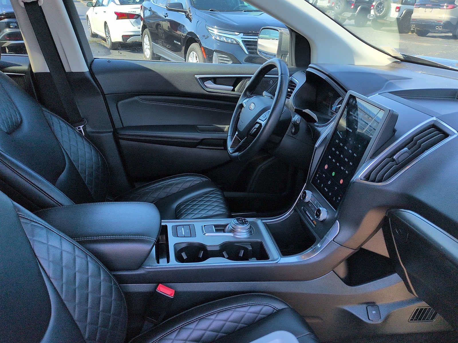 Used 2024 Ford Edge Titanium AWD/4WD image 10