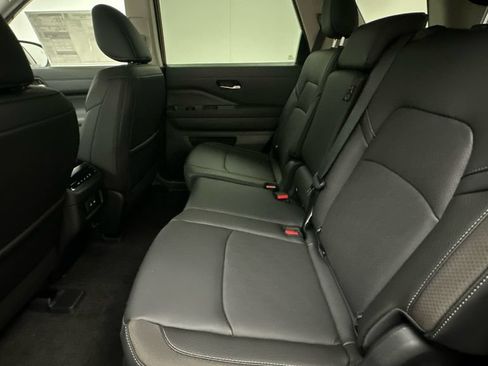 New 2026 Nissan Pathfinder SL AWD/4WD image 10