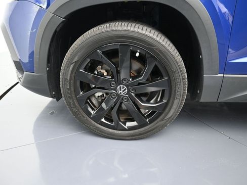 Used 2023 Volkswagen Taos SE image 9