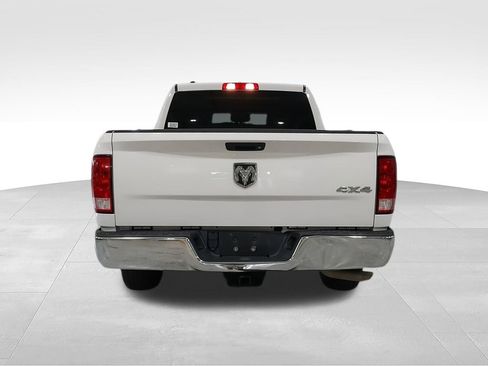 Used 2022 RAM 1500 4x4 Crew Cab Classic w/ Chrome Appearance Group image 7