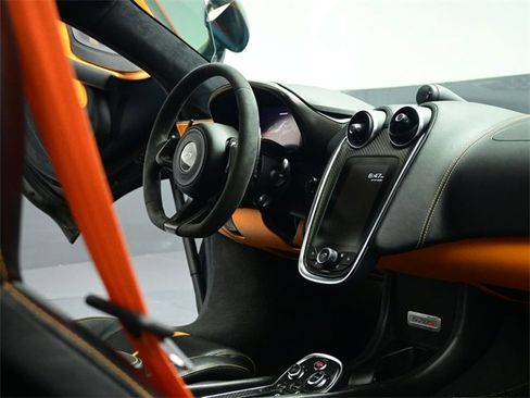 Used 2017 McLaren 570S Coupe image 13