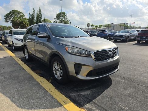 Used 2019 Kia Sorento FWD image 2