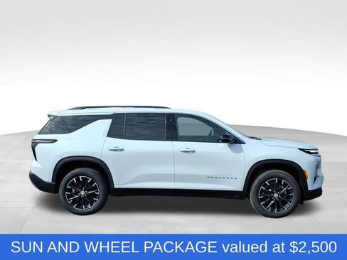 New 2026 Chevrolet Traverse LT w/ Sun and Wheel Package image 2