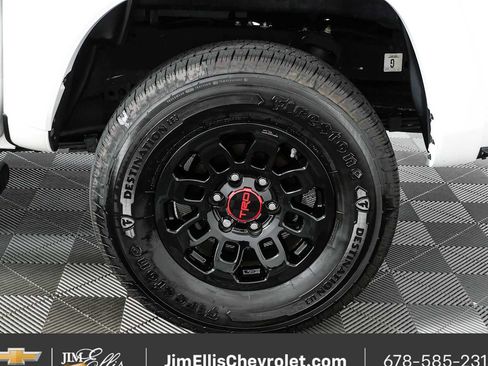 Used 2017 Toyota Tacoma SR5 w/ Tow Package AWD/4WD image 32