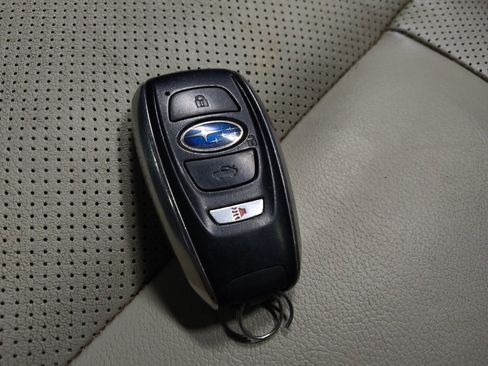 Used 2020 Subaru Ascent Limited w/ Technology Package image 32