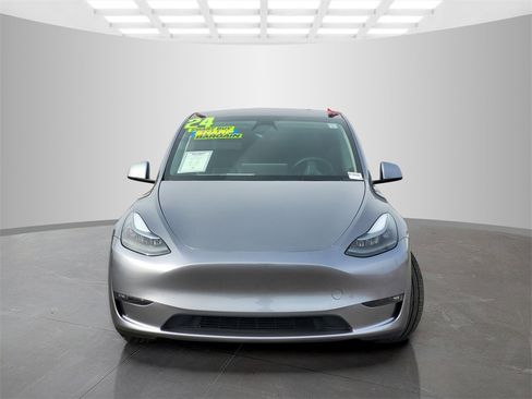 Used 2024 Tesla Model Y Performance image 2