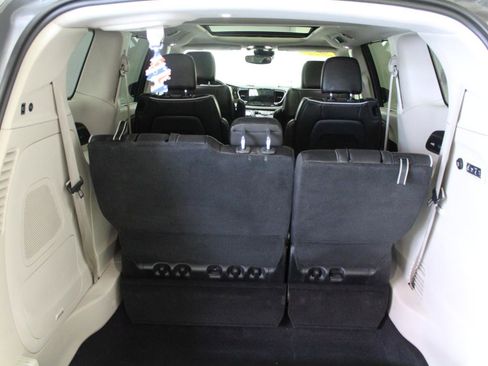 Used 2022 Chrysler Pacifica Limited image 33