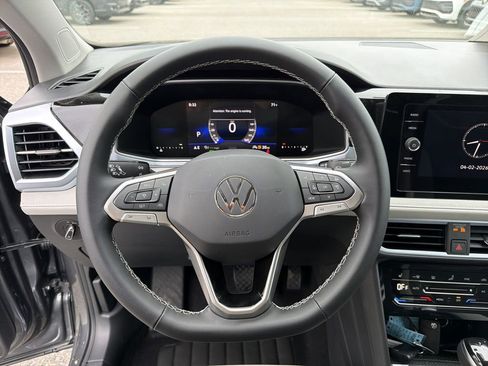 New 2026 Volkswagen Taos SE FWD image 23
