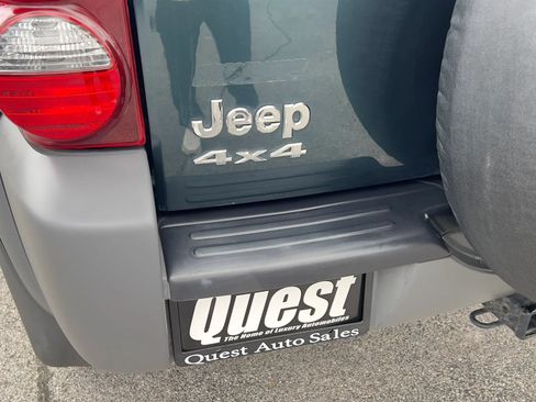 Used 2006 Jeep Liberty Sport AWD/4WD image 9