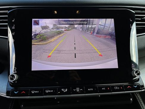 Used 2025 Jeep Wagoneer L Series II w/ 8-pass Seating Package image 52