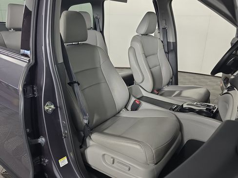 Used 2016 Honda Pilot Touring image 31