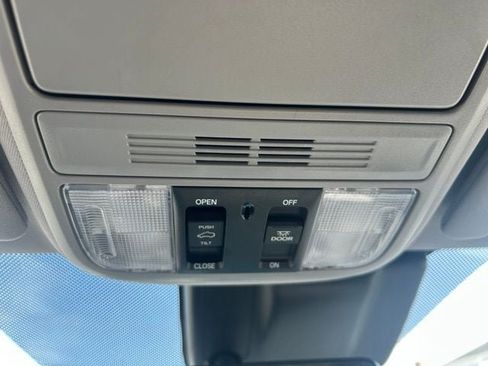 Used 2019 Honda Odyssey EX-L image 32