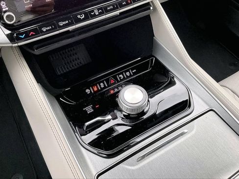 New 2026 Jeep Grand Wagoneer Limited AWD/4WD image 33
