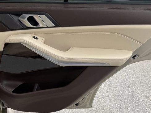 Used 2019 BMW X5 xDrive40i w/ M Sport Package image 49