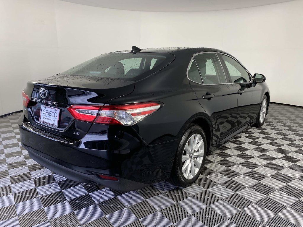 Used 2020 Toyota Camry LE w/ Convenience Package FWD image 9