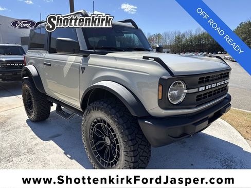 New 2025 Ford Bronco 2-Door w/ Sasquatch Package AWD/4WD image 1