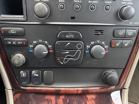 Used 2007 Volvo V70 2.4 image 14