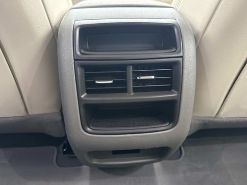 Certified 2023 Cadillac XT5 Premium Luxury AWD/4WD image 33
