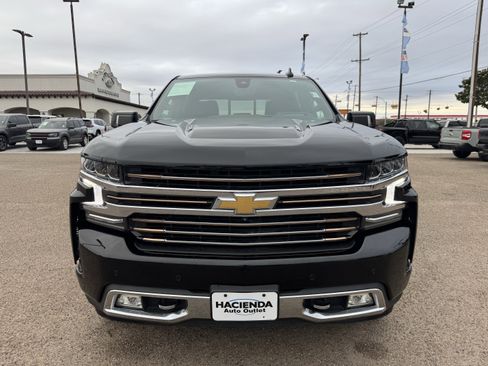 Used 2022 Chevrolet Silverado 1500 High Country w/ Technology Package image 6