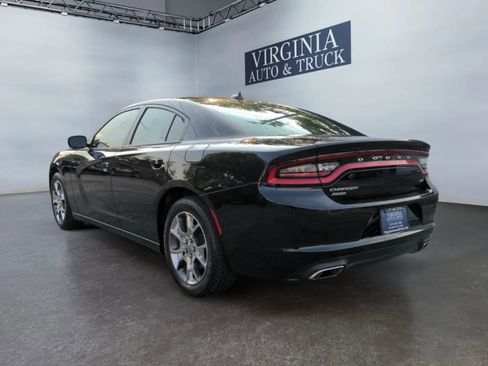 Used 2017 Dodge Charger SXT image 8