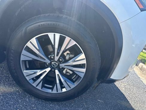 Used 2021 Nissan Rogue SV FWD image 8