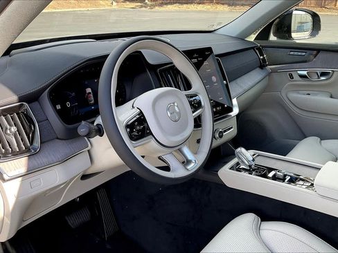 New 2026 Volvo XC90 B6 Ultra w/ Protection Package image 8