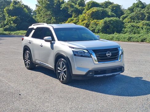 Used 2023 Nissan Pathfinder Platinum AWD/4WD image 1