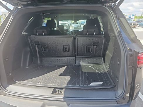 Used 2023 Chevrolet Traverse LT w/ LPO, Floor Liner Package AWD/4WD image 10