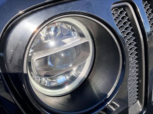 Used 2019 Jeep Wrangler Unlimited Sahara w/ Advanced Safety Group image 25