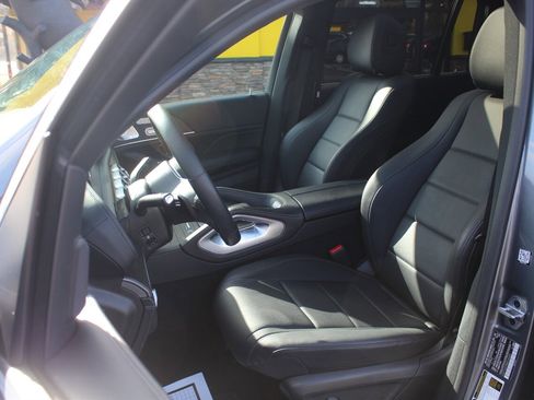 Used 2021 Mercedes-Benz GLS 450 4MATIC image 14