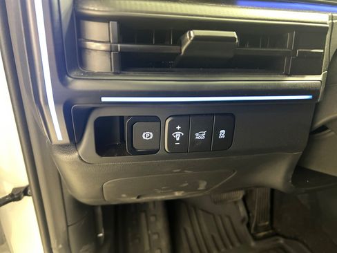 Used 2025 Hyundai Santa Fe Calligraphy FWD image 11