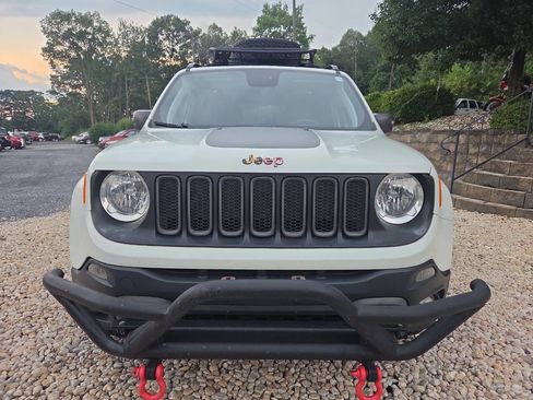 Used 2018 Jeep Renegade Trailhawk AWD/4WD image 2