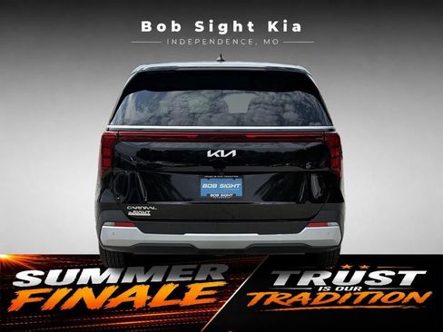 Used 2026 Kia Carnival FWD image 13