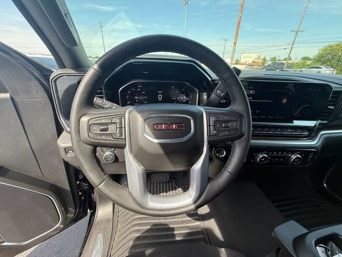 Used 2025 GMC Sierra 1500 Elevation image 16