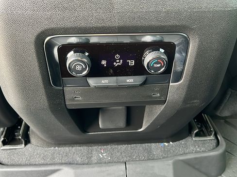 New 2025 Chevrolet Tahoe LS image 16