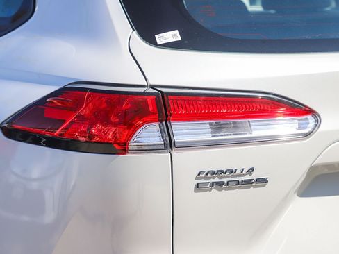 Certified 2024 Toyota Corolla Cross L FWD image 9
