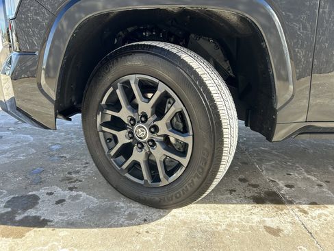 Used 2024 Toyota Tundra Platinum image 12