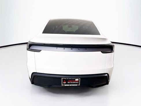 Used 2026 Tesla Model Y 2WD image 16