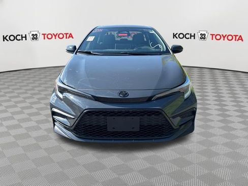 Used 2025 Toyota Corolla SE w/ SE Premium Package FWD image 2