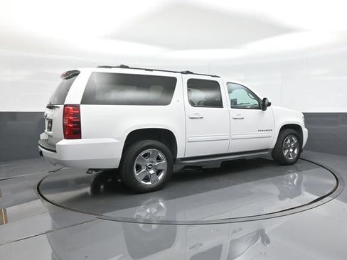 Used 2014 Chevrolet Suburban LT AWD/4WD image 7