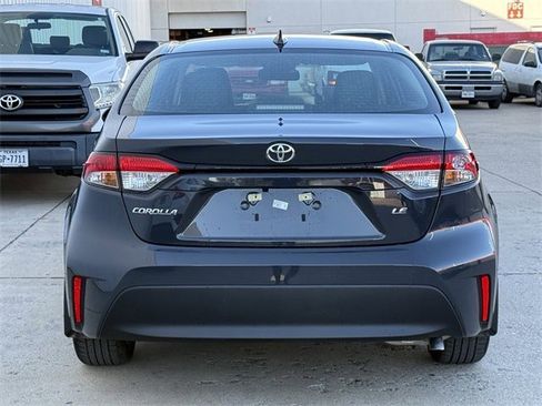 Used 2025 Toyota Corolla LE image 5