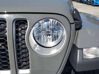 Used 2021 Jeep Gladiator Overland w/ Popular Equipment Package