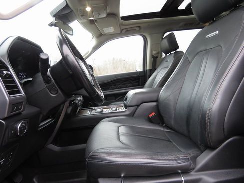 Used 2019 Ford Expedition Platinum image 10