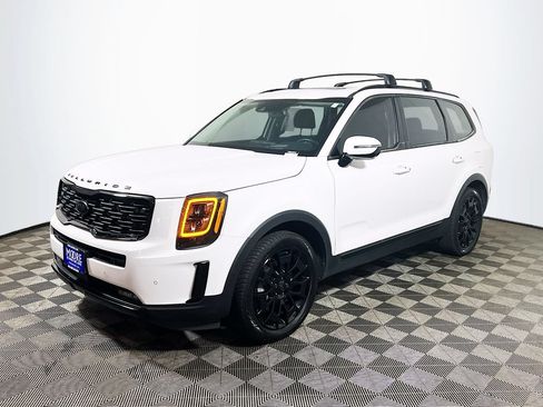 Used 2021 Kia Telluride SX w/ SX Prestige Package AWD/4WD image 3