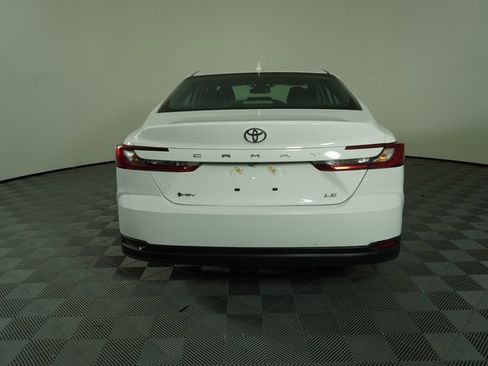 Used 2025 Toyota Camry LE image 7