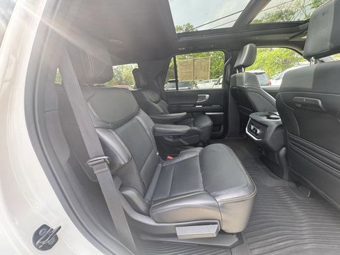 Used 2025 Ford Expedition Tremor image 11