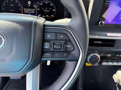 Used 2025 Toyota 4Runner TRD Off-Road image 26