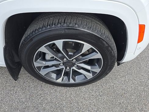 Certified 2022 Jeep Grand Cherokee L Overland image 9