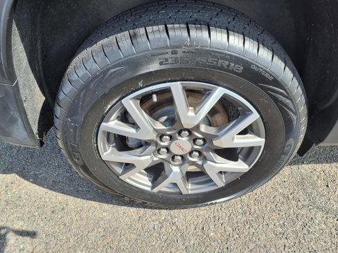 Used 2020 GMC Acadia SLE w/ Driver Convenience Package image 16